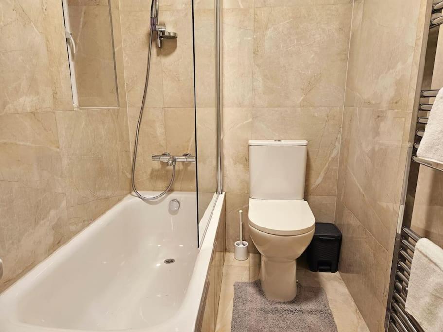 Wonderful Apartment In Wembley London Ngoại thất bức ảnh